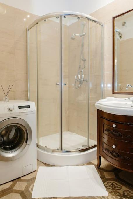 Luxury Old Town Apartment Каунас Екстериор снимка